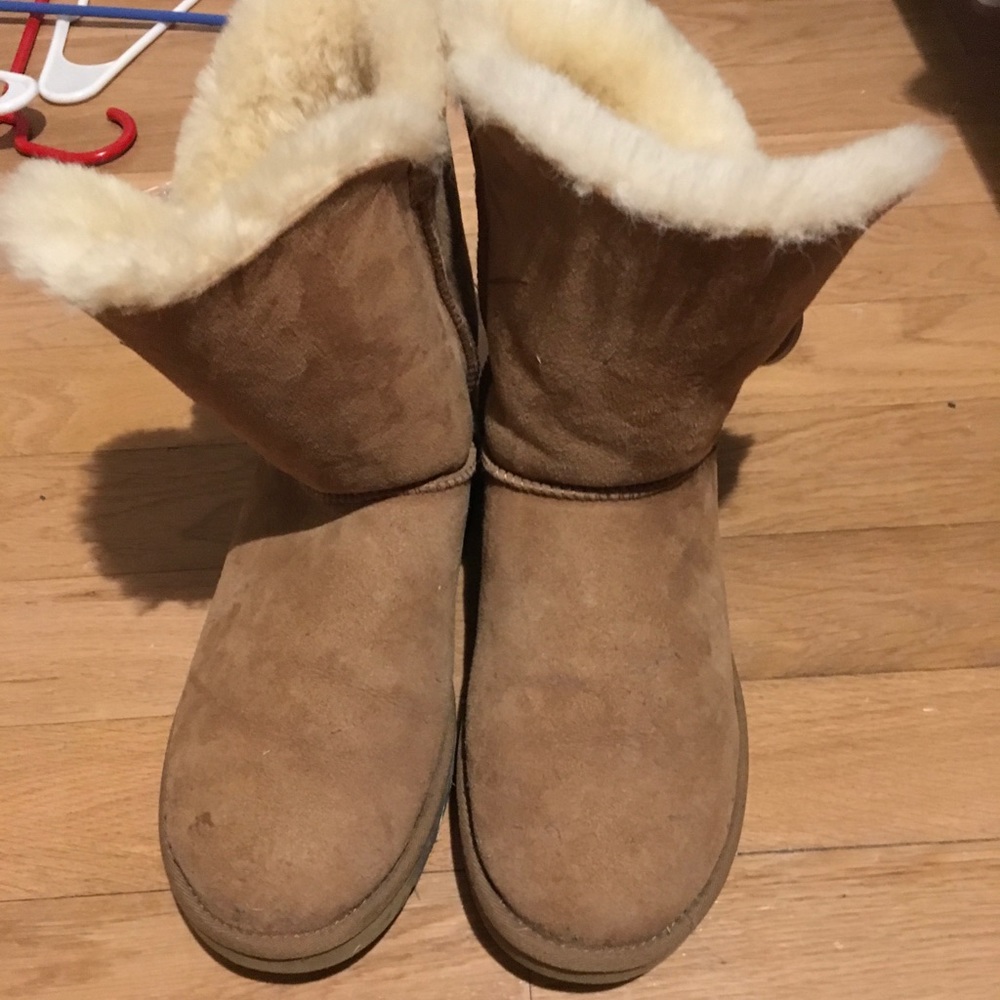 UGG 1 button boots